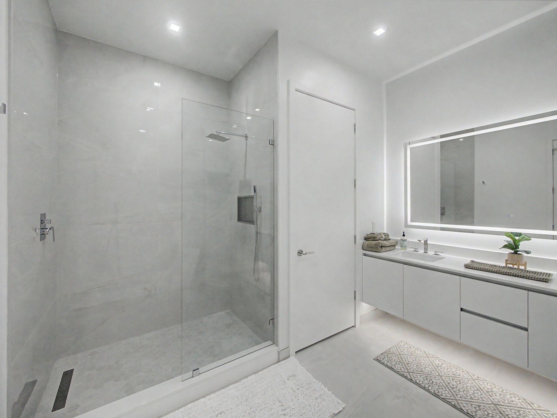 220 Lake Shore Drive, Unit 621, Lake Park, FL 33403 Photo