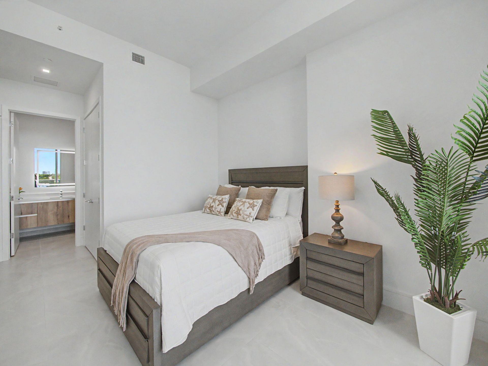 220 Lake Shore Drive, Unit 621, Lake Park, FL 33403 Photo