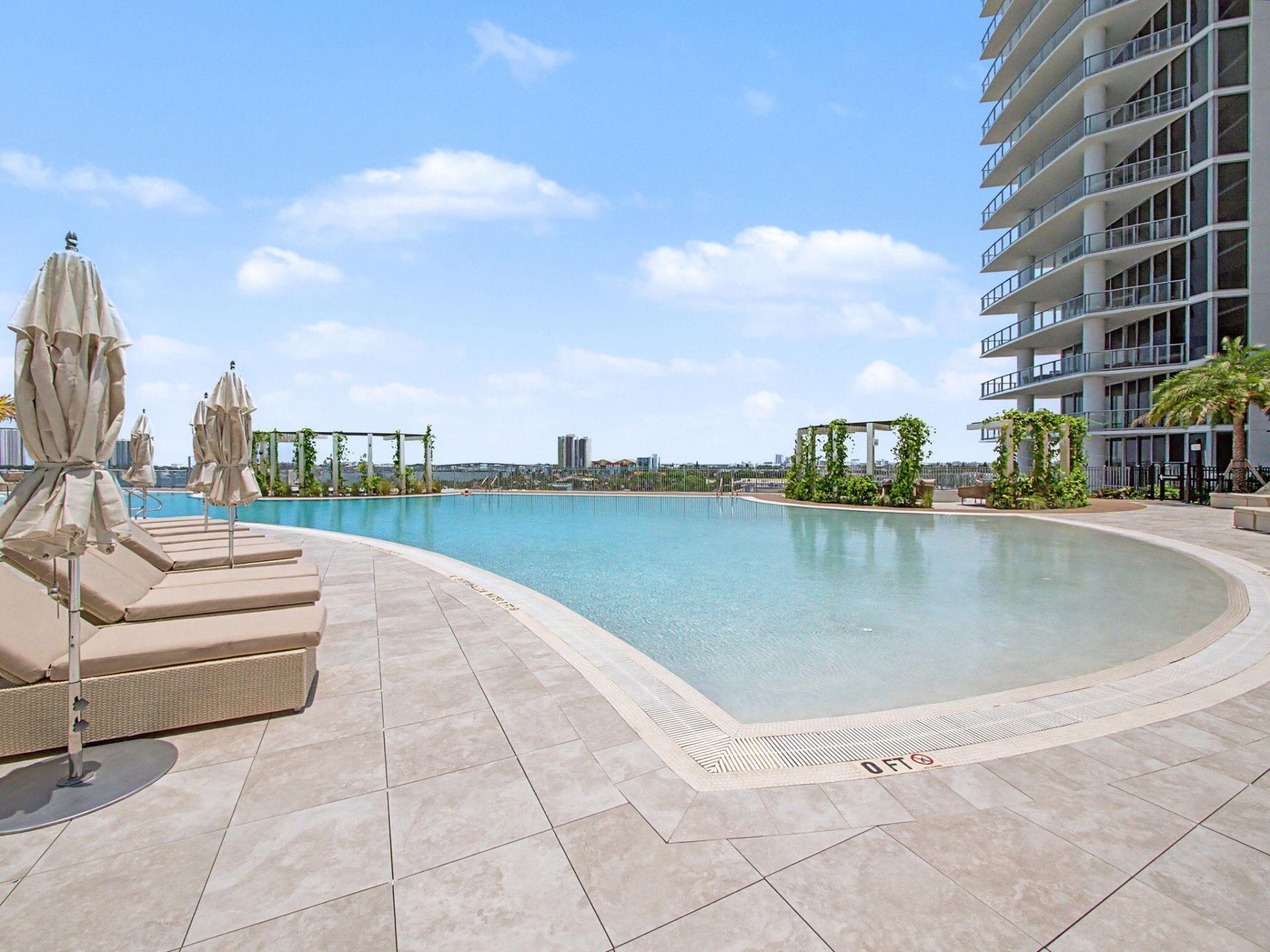 220 Lake Shore Drive, Unit 621, Lake Park, FL 33403 Photo