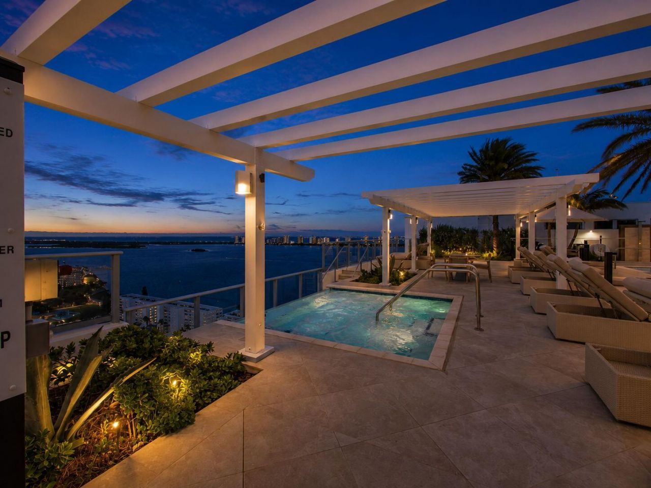 220 Lake Shore Drive, Unit 621, Lake Park, FL 33403 Photo