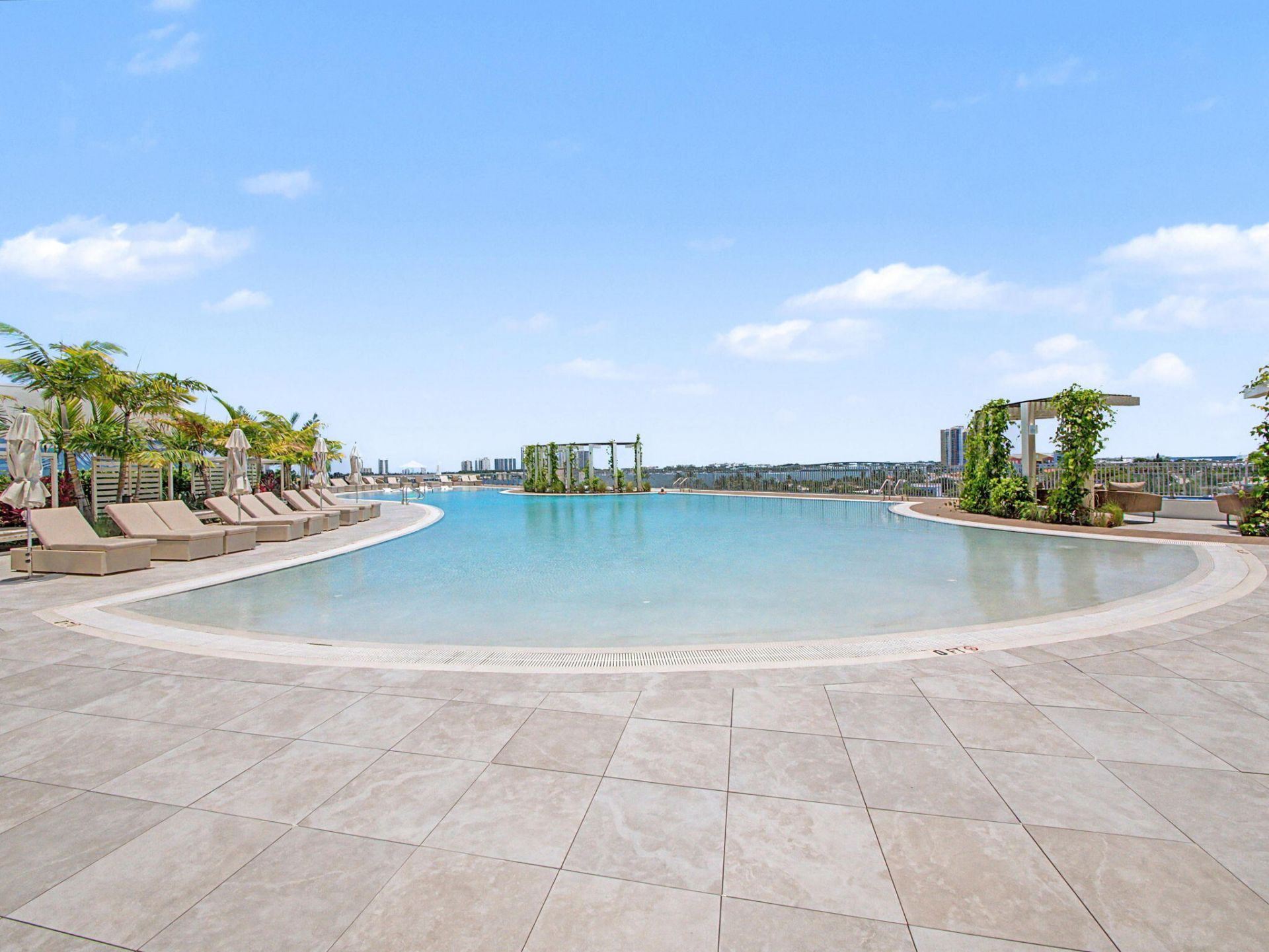 220 Lake Shore Drive, Unit 621, Lake Park, FL 33403 Photo