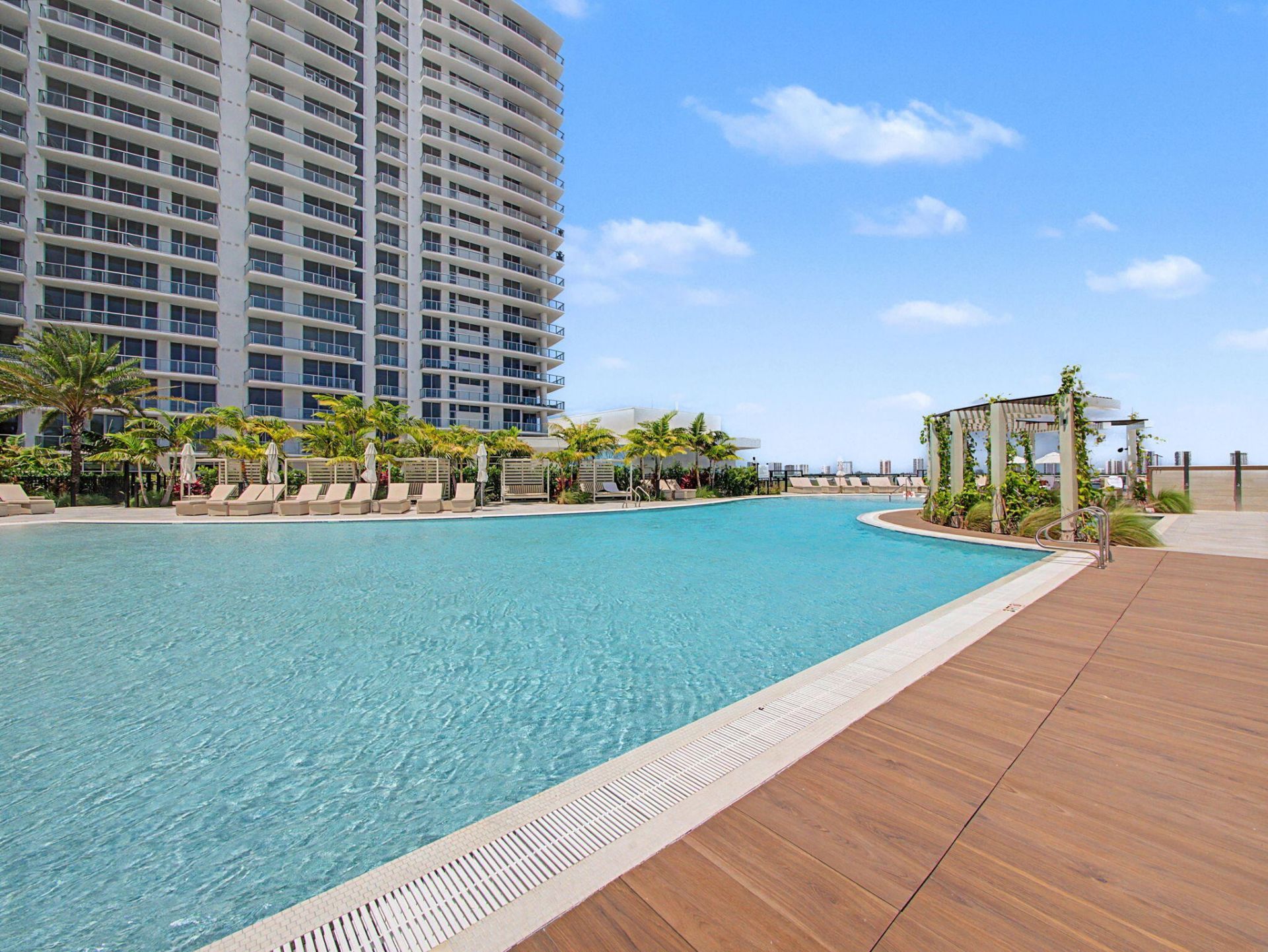 220 Lake Shore Drive, Unit 621, Lake Park, FL 33403 Photo