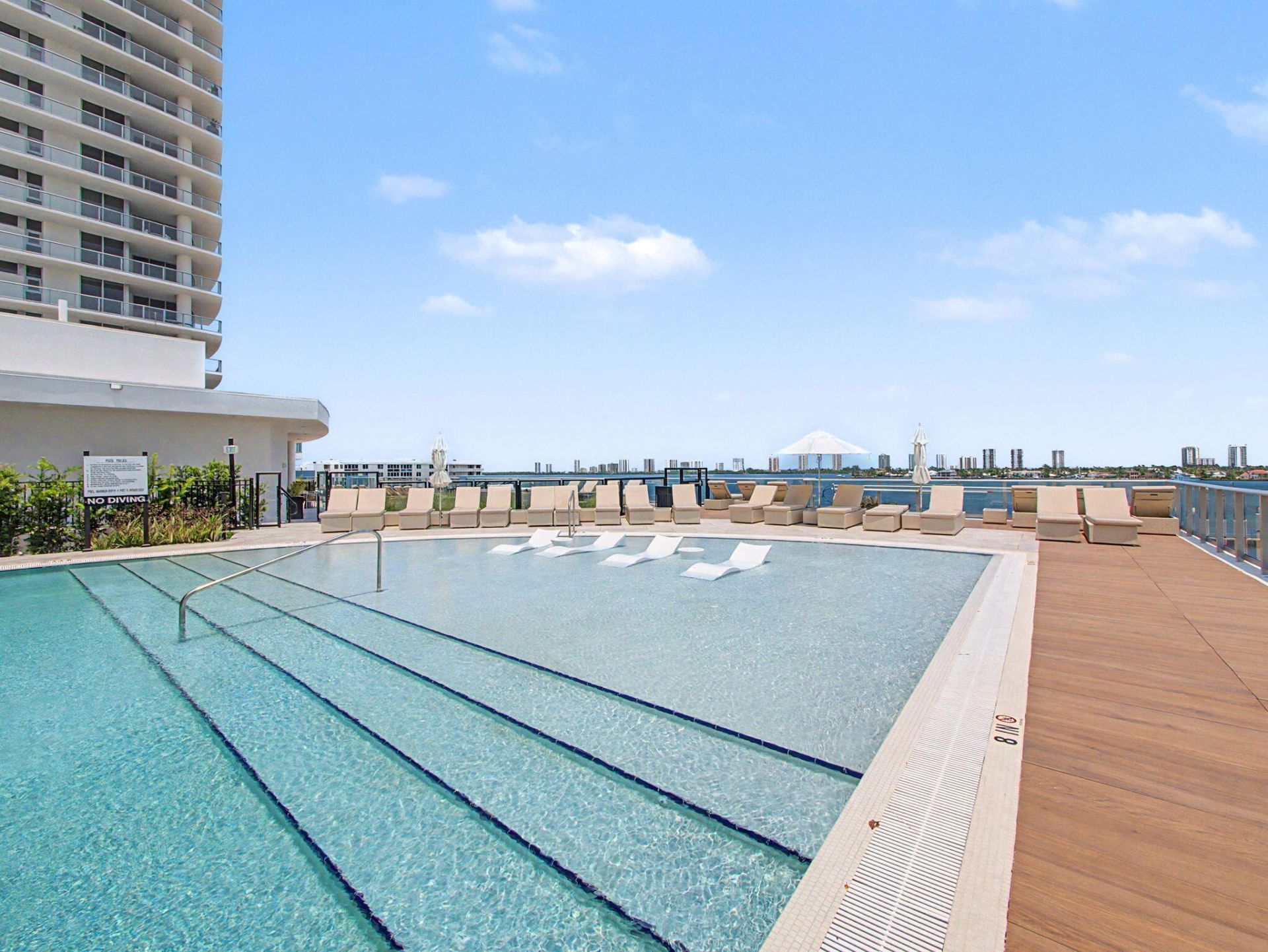 220 Lake Shore Drive, Unit 621, Lake Park, FL 33403 Photo