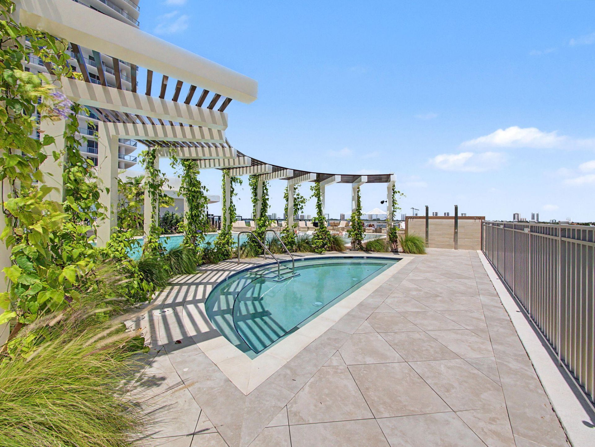 220 Lake Shore Drive, Unit 621, Lake Park, FL 33403 Photo