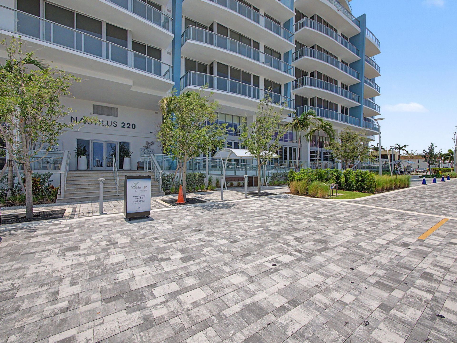 220 Lake Shore Drive, Unit 621, Lake Park, FL 33403 Photo