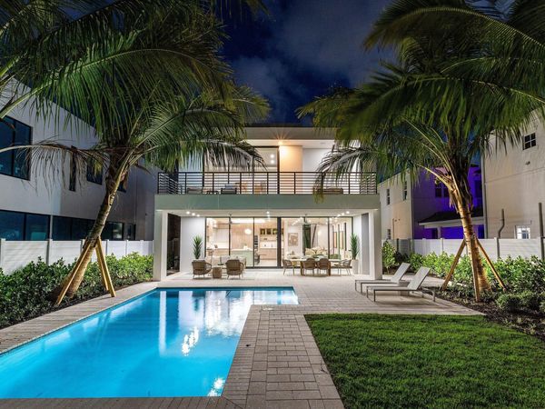 721 Lake Avenue N, Delray Beach, FL 33483