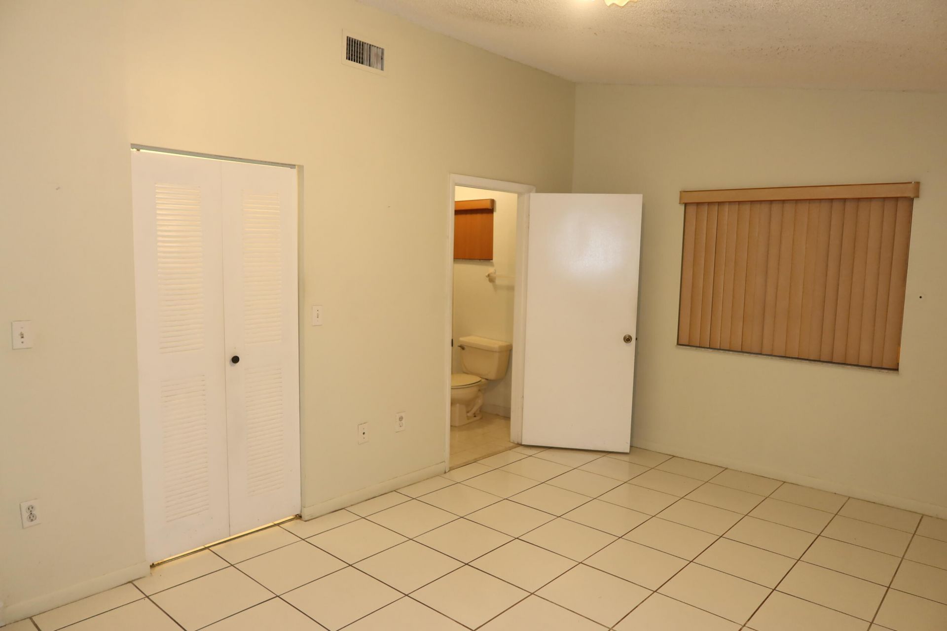 7001 W 35th Avenue, Unit 273, Hialeah, FL 33018 Photo