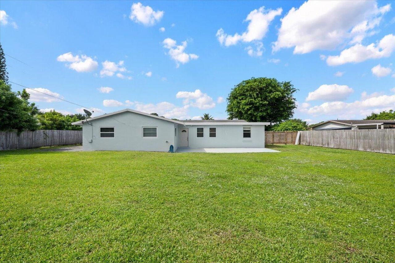 7423 Oakmont Drive, Greenacres, FL 33467 Photo