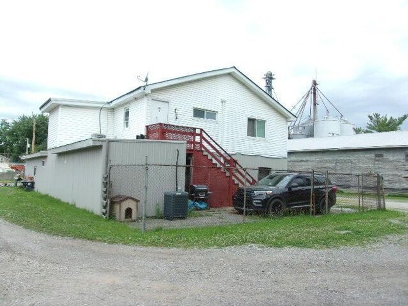122 N Washington Street, Utica, OH 43080 Photo 2