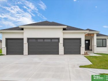 5725 197th Avenue, Elkhorn, NE 68022