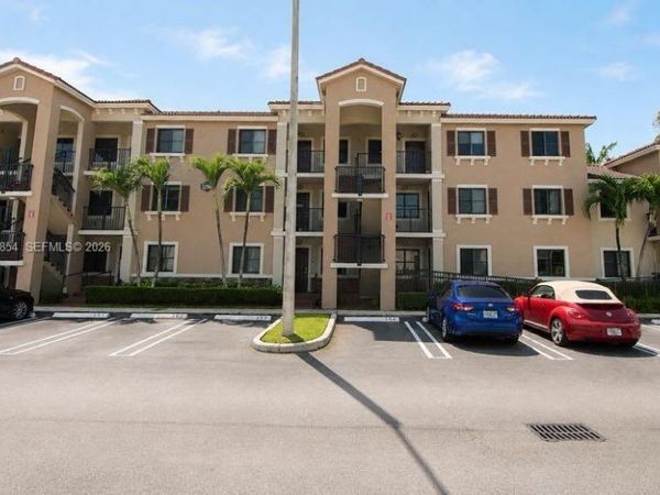22561 SW 88th Pl , Unit 205-7, Cutler Bay, FL 33190