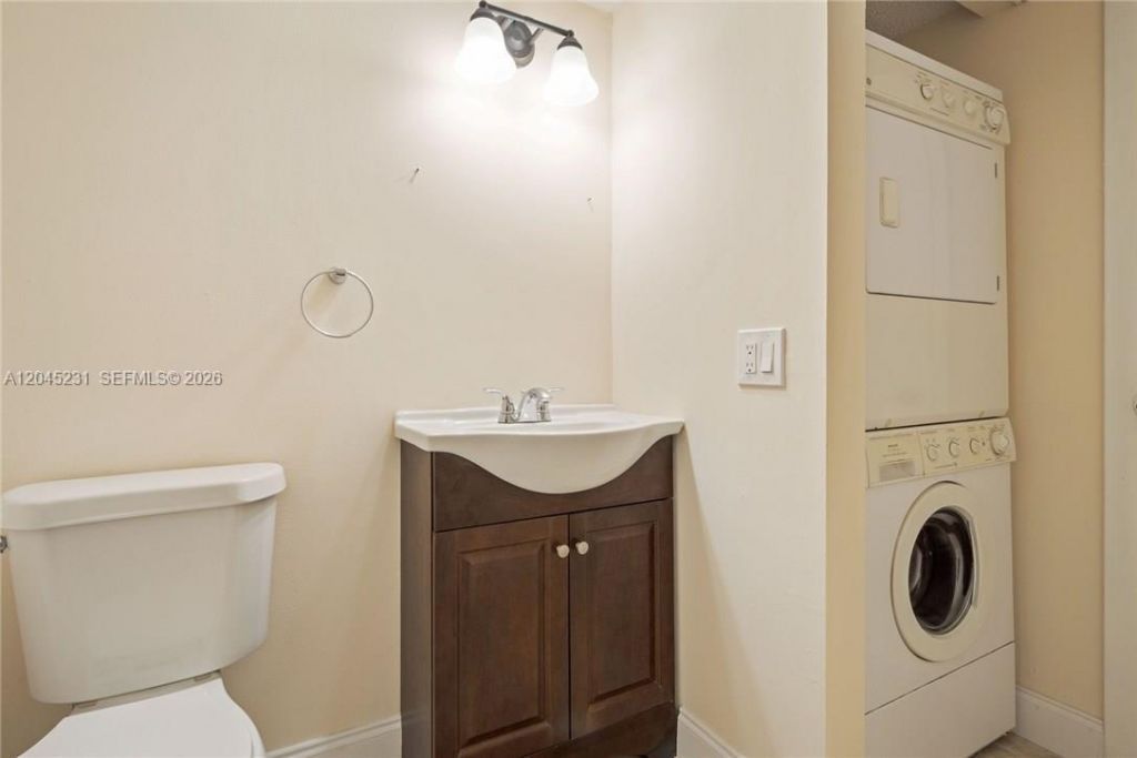 5530 NW 44th St, Unit 408C, Lauderhill, FL 33319 Photo