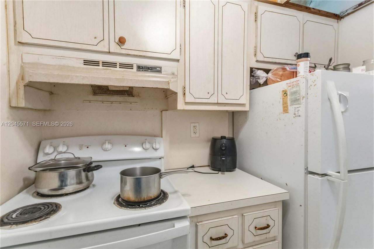 1790 79th St Cswy , Unit B303, North Bay Village, FL 33141 Photo