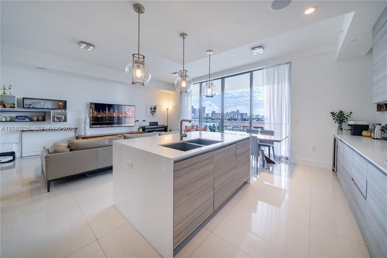 3250 NE 188th St , Unit 606, Aventura, FL 33180 Photo