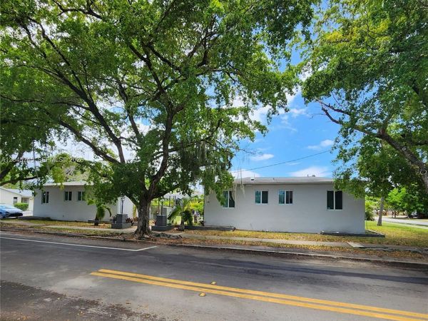 2000 Washington St , Hollywood, FL 33020