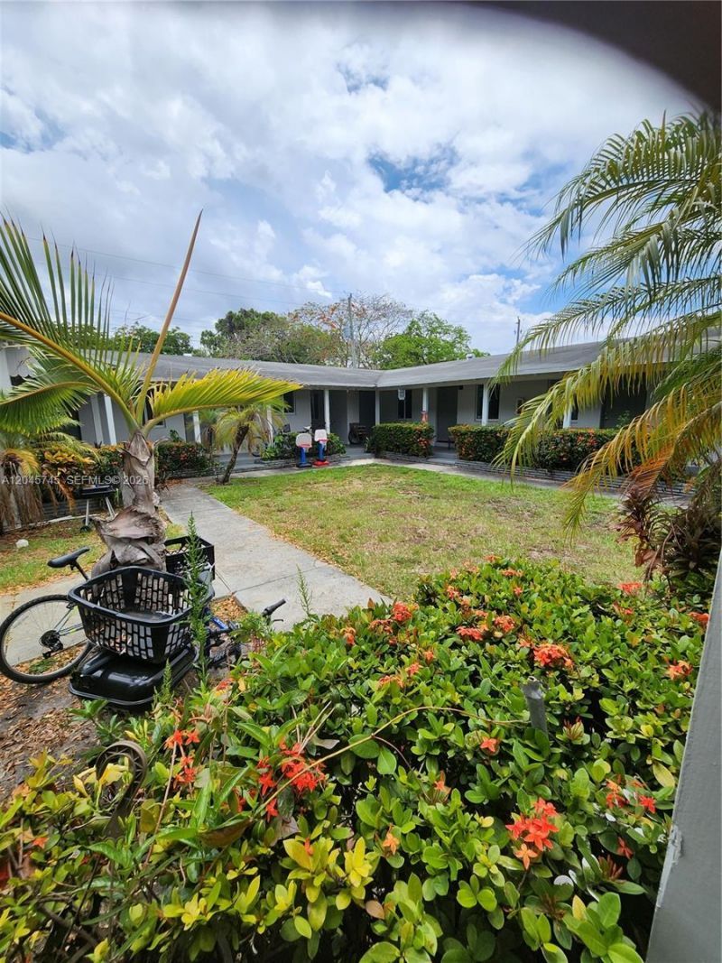 2000 Washington St , Hollywood, FL 33020 Photo
