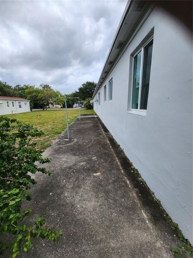 2000 Washington St , Hollywood, FL 33020 Photo