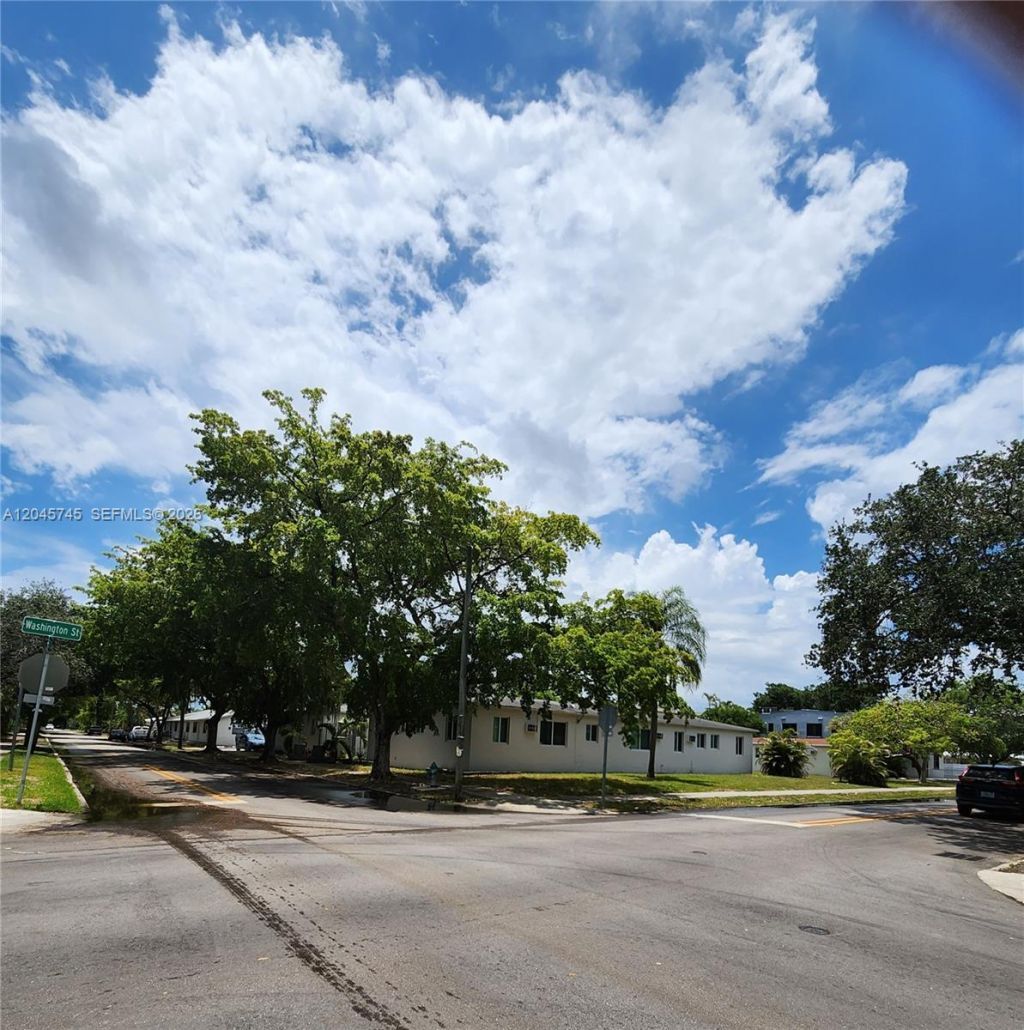 2000 Washington St , Hollywood, FL 33020 Photo