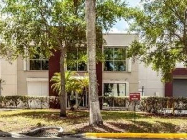 3071 NW 107th Ave , Doral, FL 33172