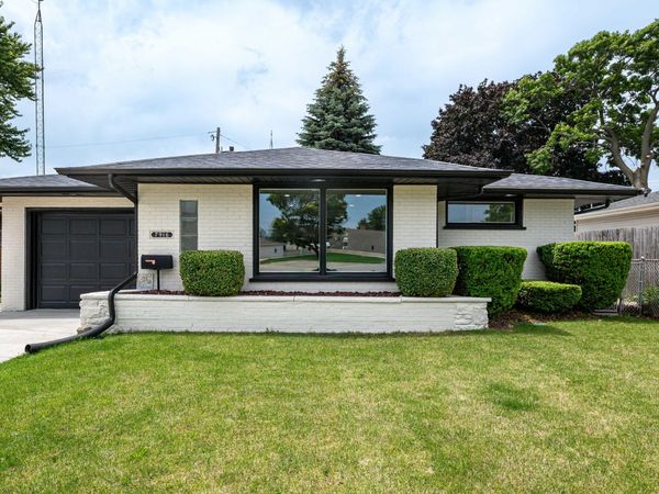 7916 22nd Ave, Kenosha, WI 53143