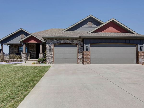 921 E Thorndale Drive , Nixa, MO 65714