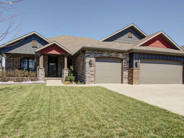 921 E Thorndale Drive, Nixa, MO 65714