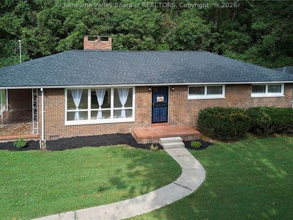 507 Orchard Avenue SE, St Albans, WV 25177
