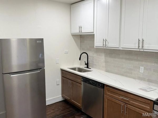 3832 Iowa Avenue , St Louis, MO 63107