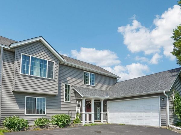 1113 Hickory Street, Farmington, MN 55024