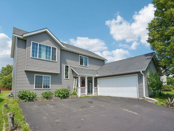 1113 Hickory Street, Farmington, MN 55024