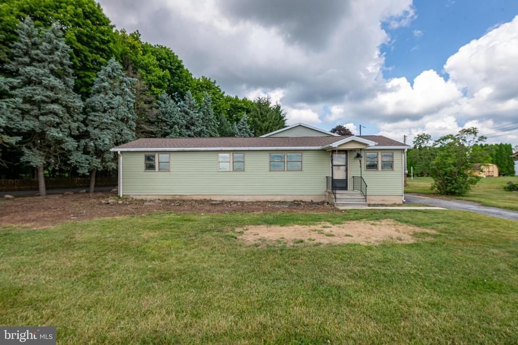 5861 MEMORIAL ROAD , GERMANSVILLE, PA 18053