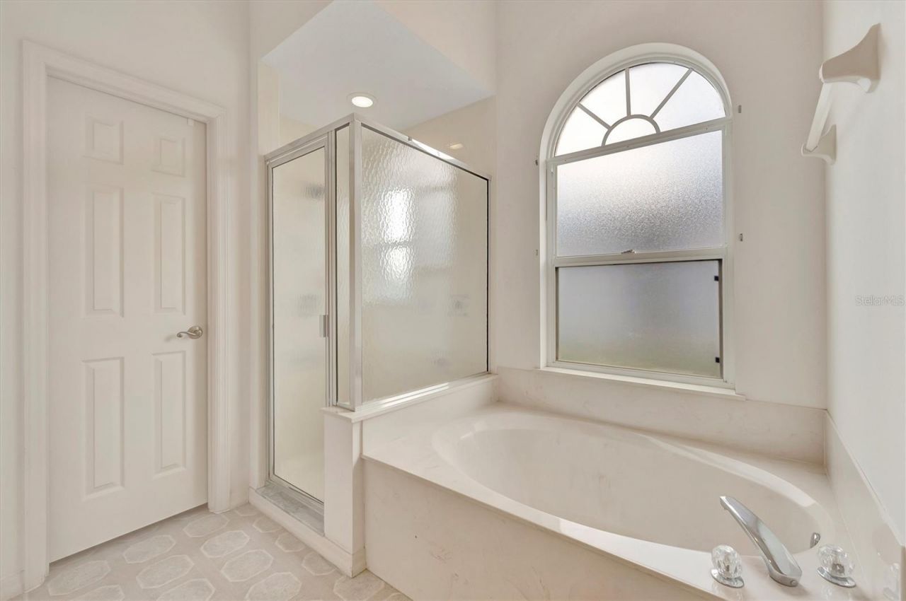 4206 73rd Terrace E, Sarasota, FL 34243 Photo