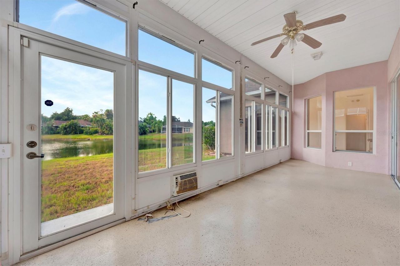 4206 73rd Terrace E, Sarasota, FL 34243 Photo