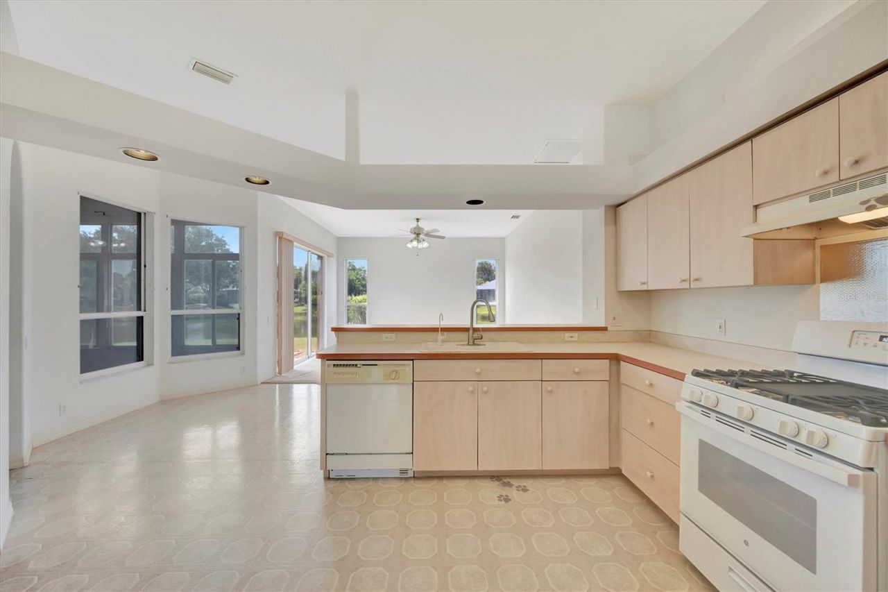 4206 73rd Terrace E, Sarasota, FL 34243 Photo