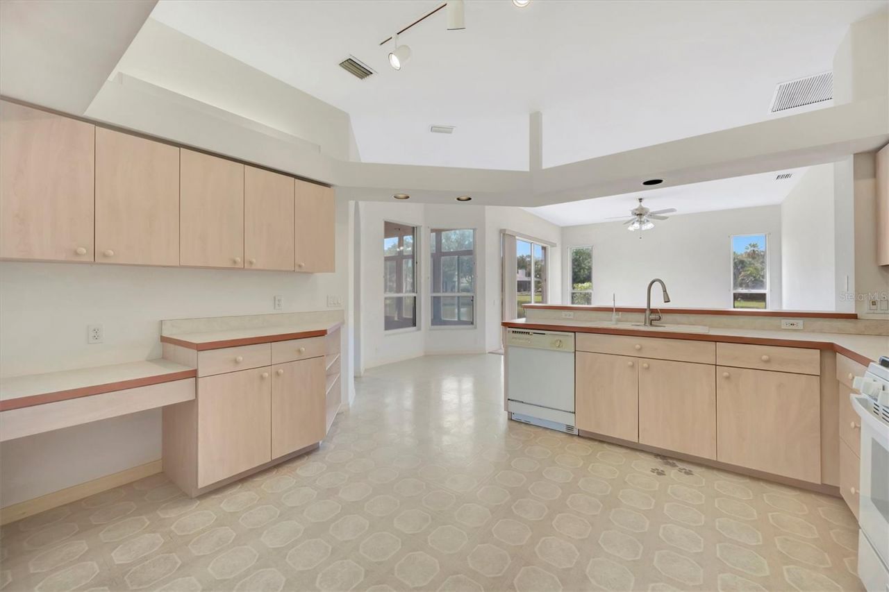 4206 73rd Terrace E, Sarasota, FL 34243 Photo