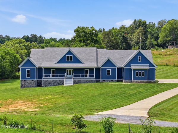 641 Zirkle Rd, Dandridge, TN 37725