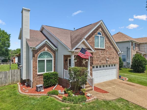 1423 Hilltop Dr , Mount Juliet, TN 37122