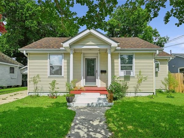 200 CLAIBORNE Court , Jefferson, LA 70121