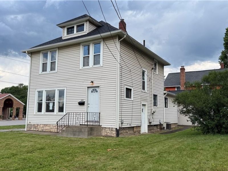 310 Broad Street, Wadsworth, OH 44281 Photo 2