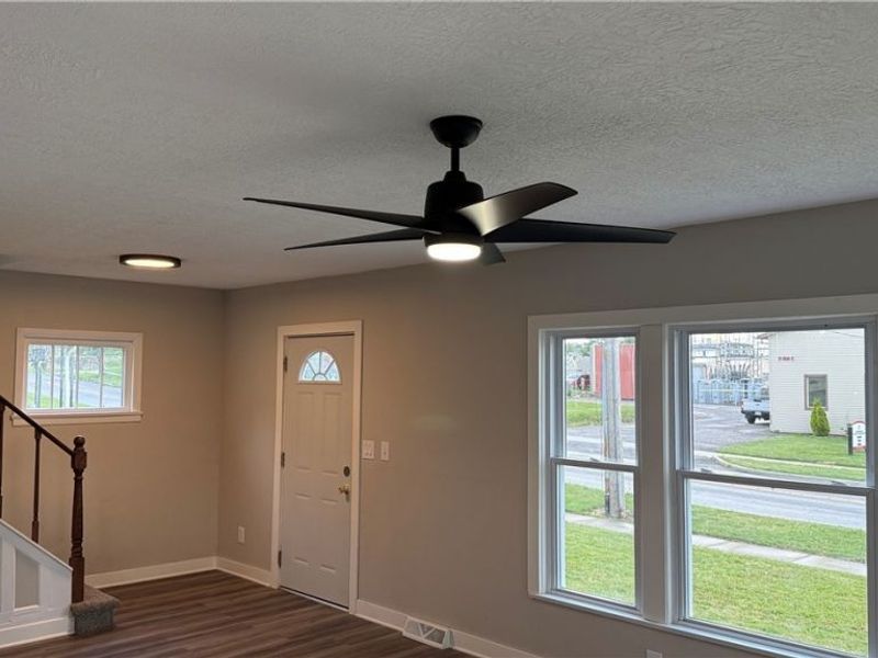 310 Broad Street, Wadsworth, OH 44281 Photo 8