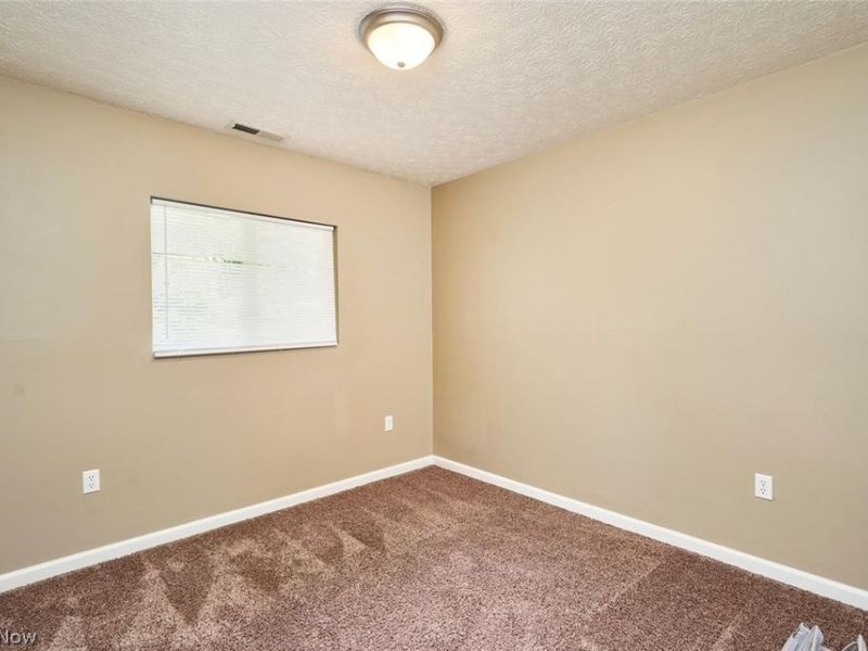 890-892 Irish Road, Kent, OH 44240 Photo 10