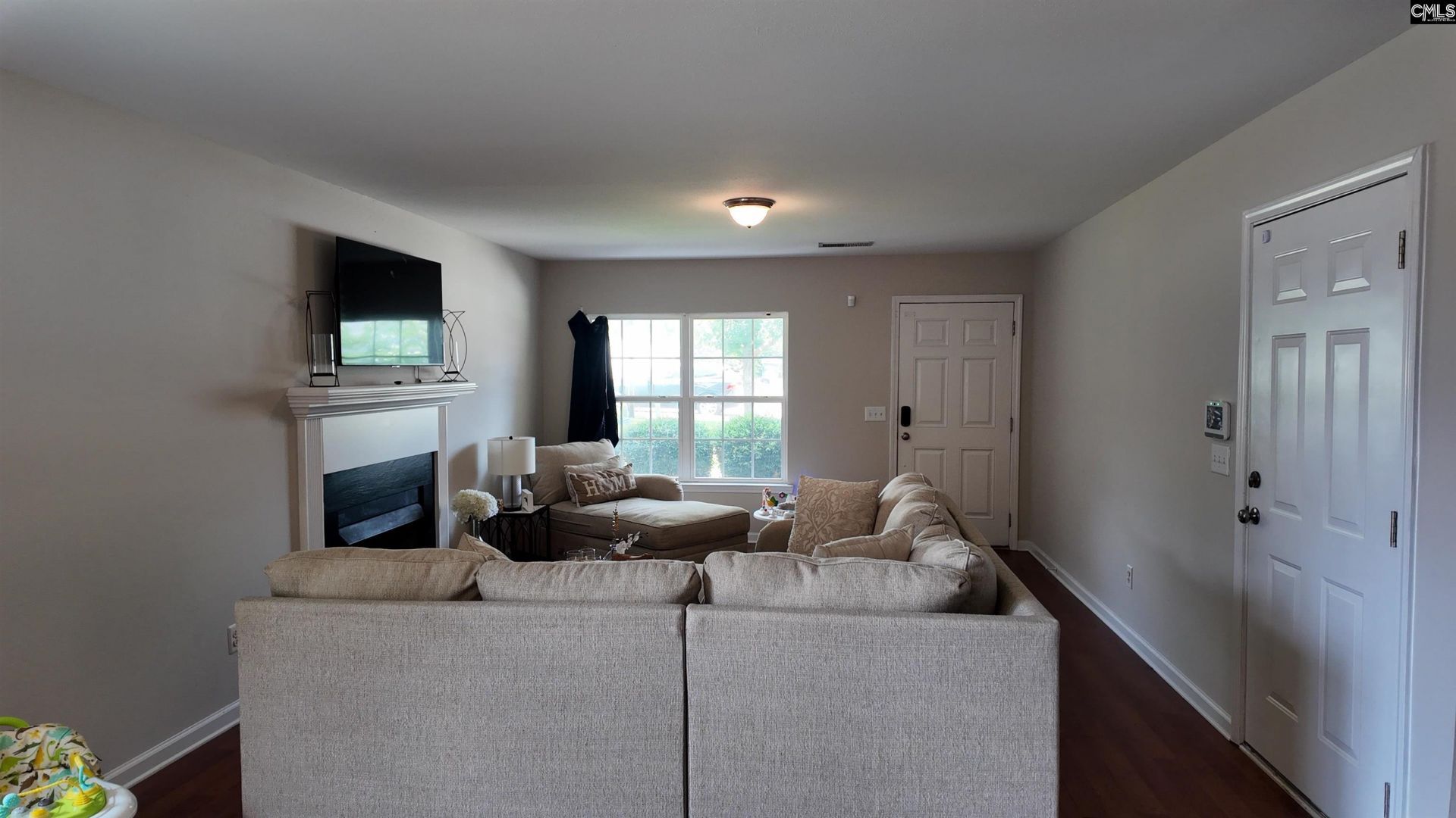 317 Eagle Feather Loop Photo 5