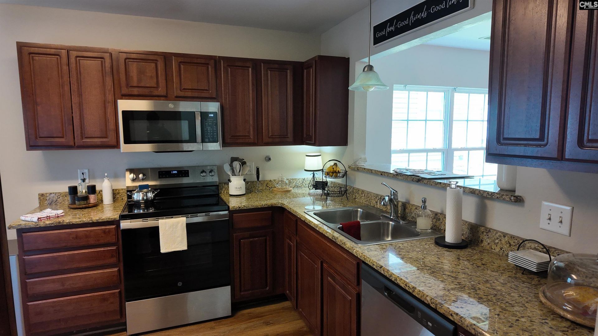 317 Eagle Feather Loop Photo 8