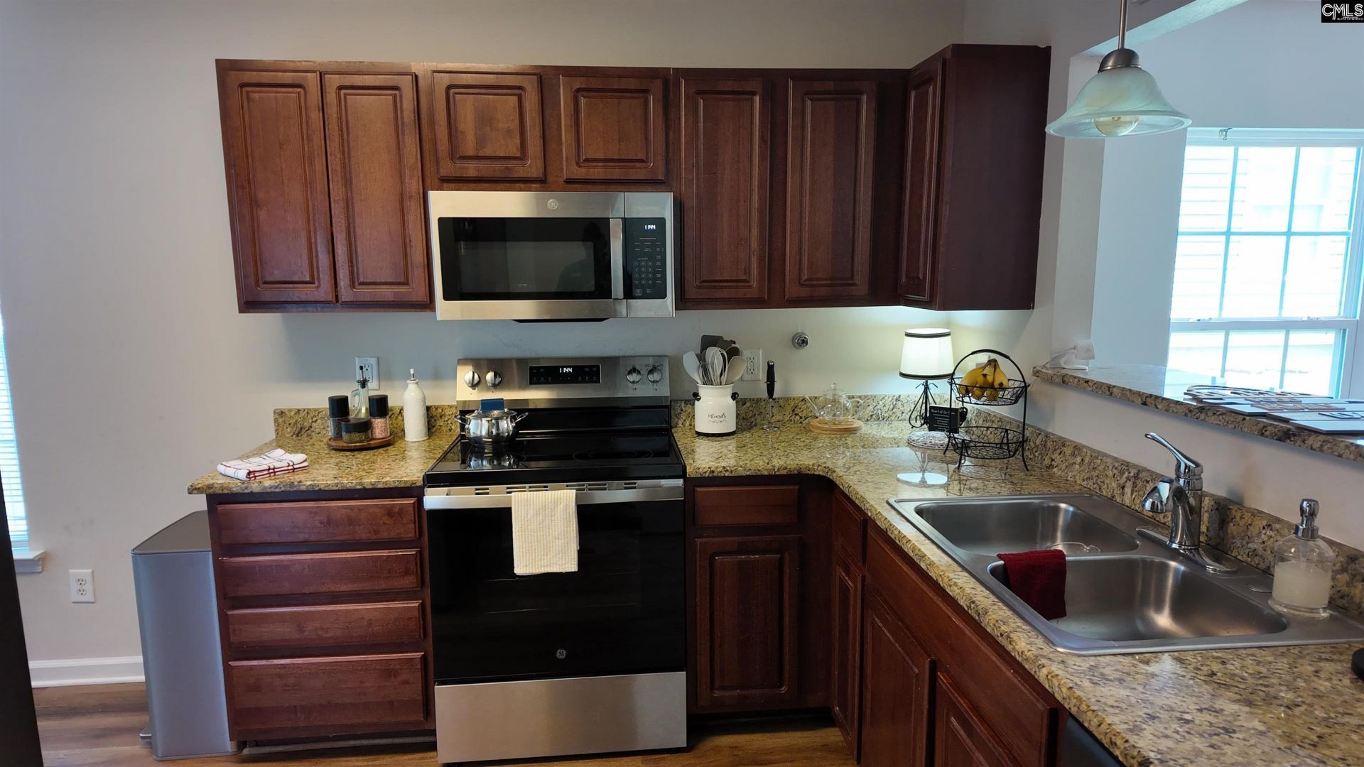 317 Eagle Feather Loop Photo 9