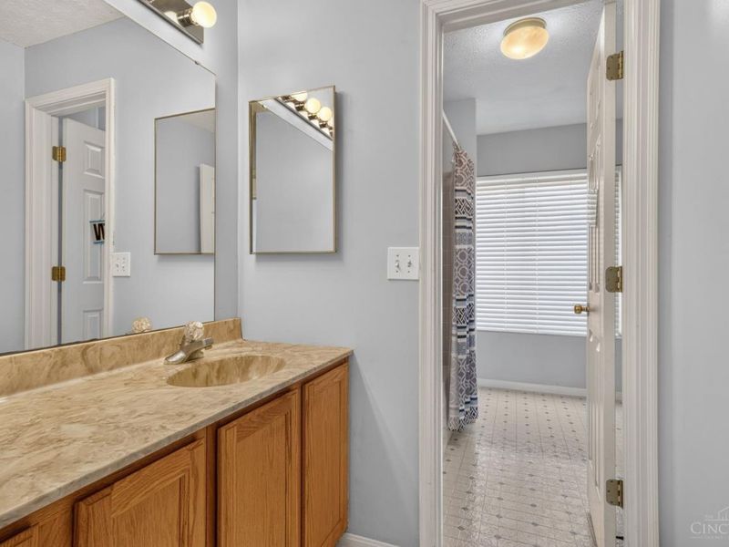 1121 Forest Run Drive, Union Twp, OH 45103 Photo 17