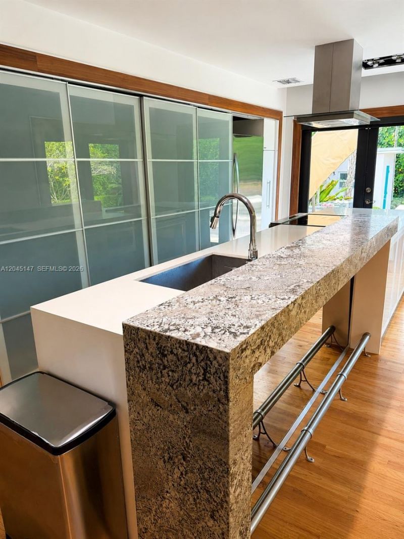 325 NE 126th St , North Miami, FL 33161 Photo