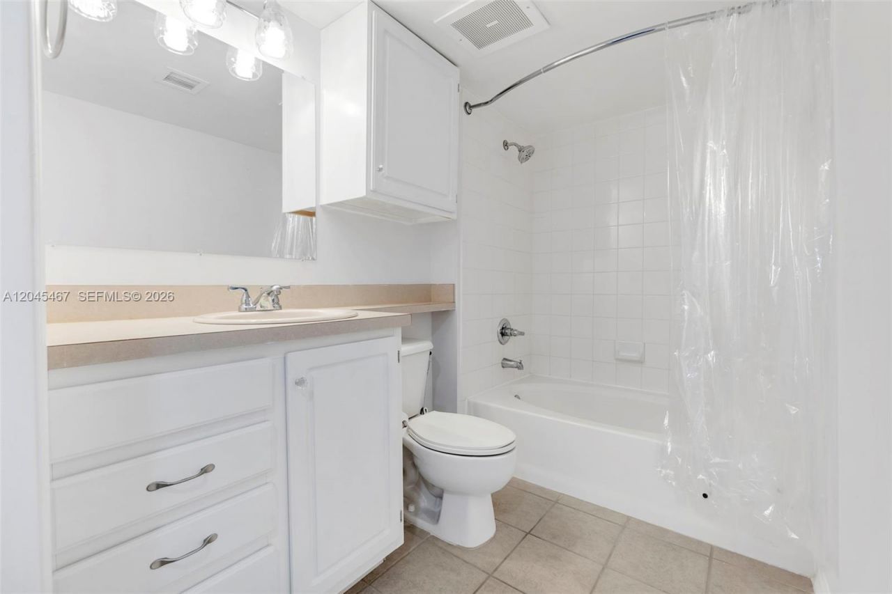 2665 SW 37th Ave , Unit 301, Miami, FL 33133 Photo
