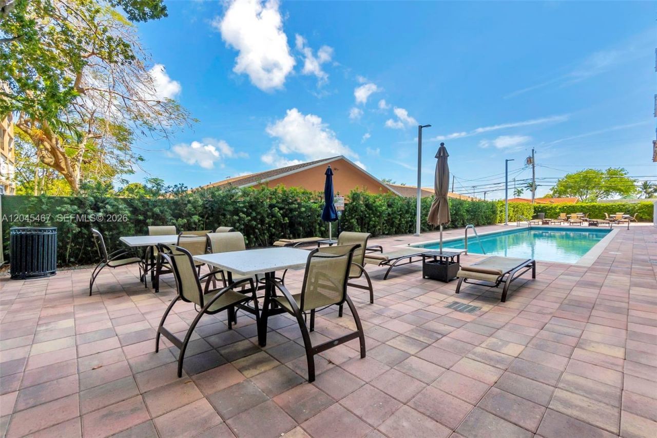 2665 SW 37th Ave , Unit 301, Miami, FL 33133 Photo