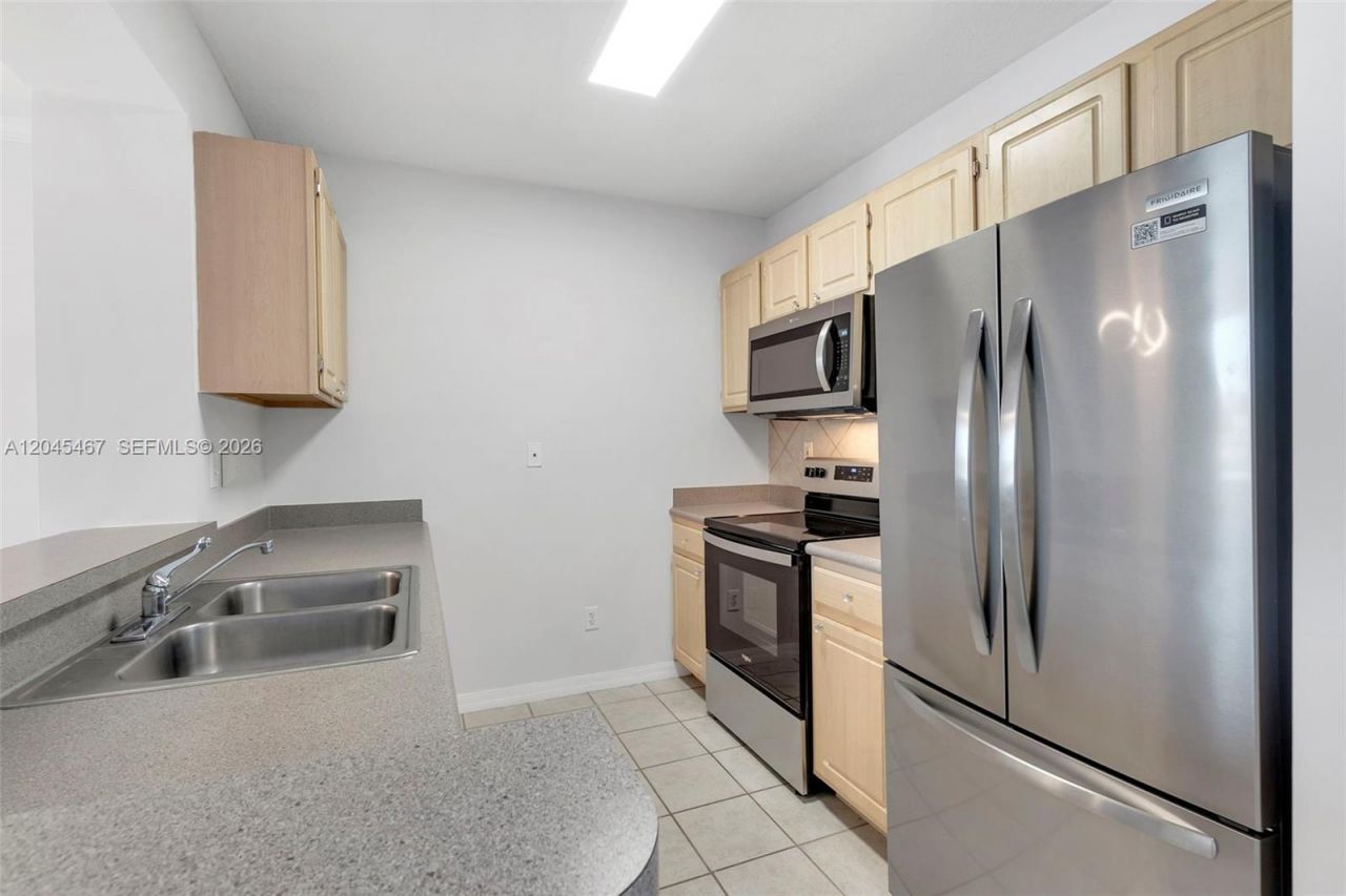 2665 SW 37th Ave , Unit 301, Miami, FL 33133 Photo