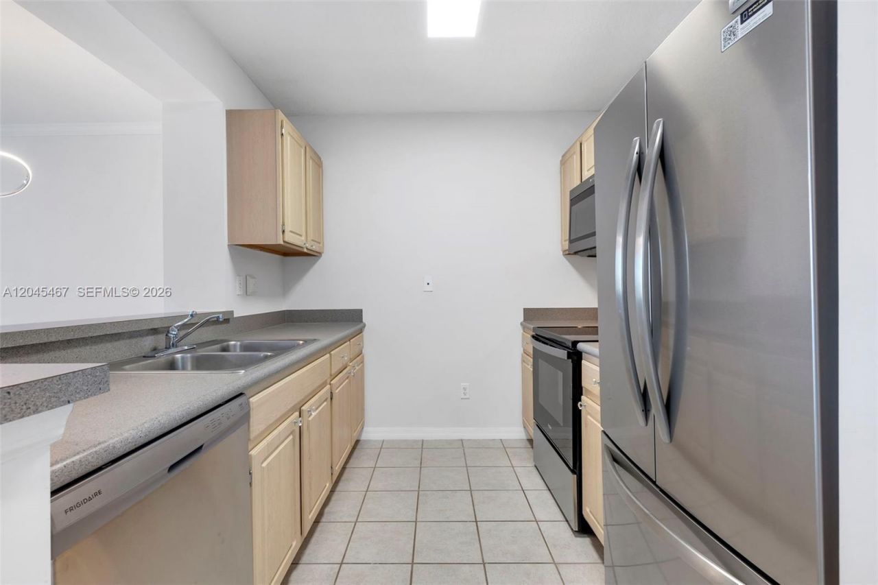 2665 SW 37th Ave , Unit 301, Miami, FL 33133 Photo